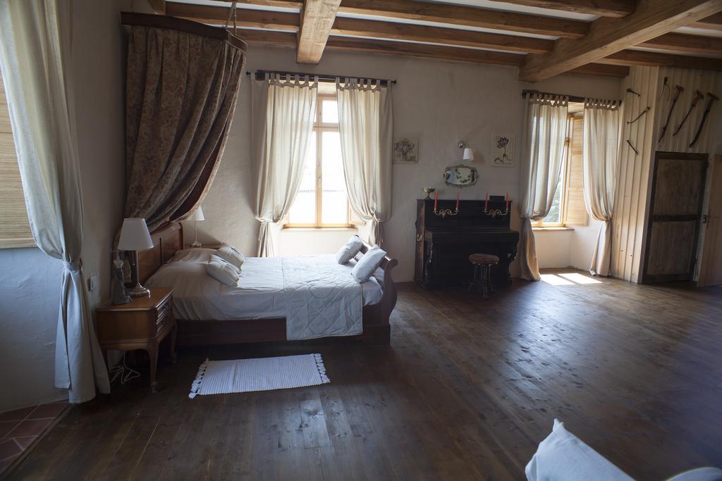 Logis De Riparfonds Bed and Breakfast Bressuire Εξωτερικό φωτογραφία