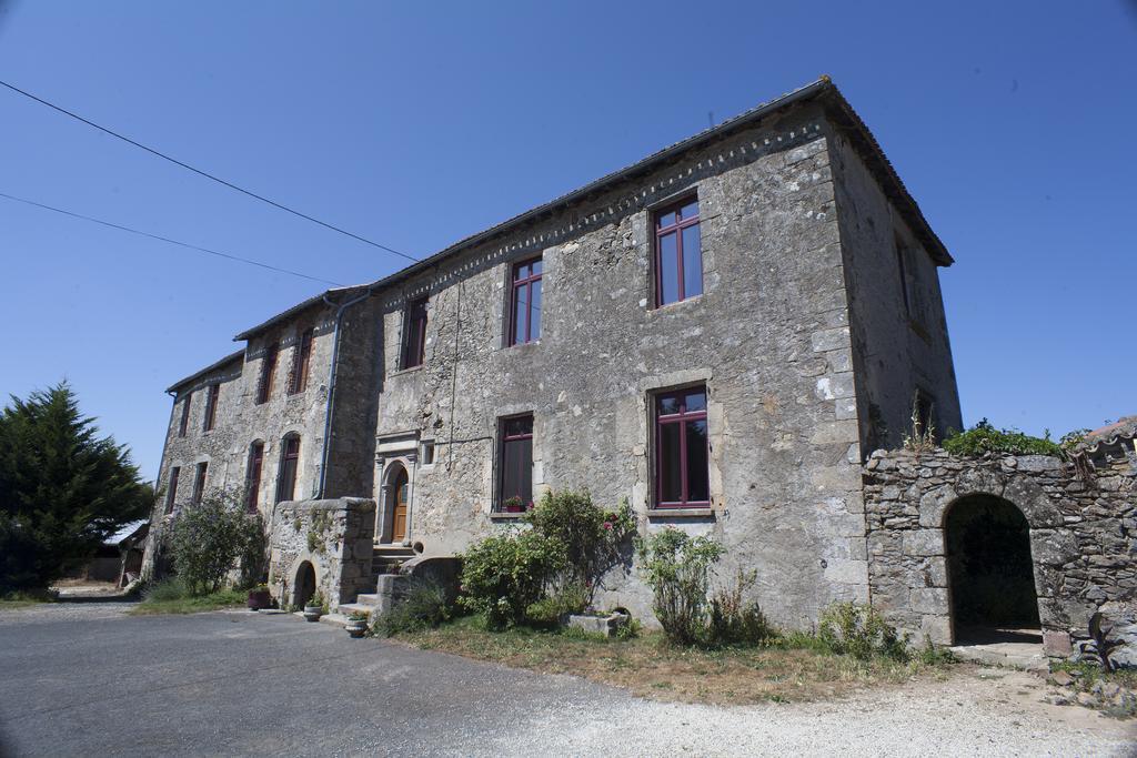 Logis De Riparfonds Bed and Breakfast Bressuire Εξωτερικό φωτογραφία
